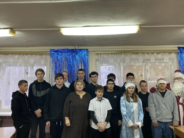 Новогодняя торжественная линейка - ГБПОУ РО ПУ № 69